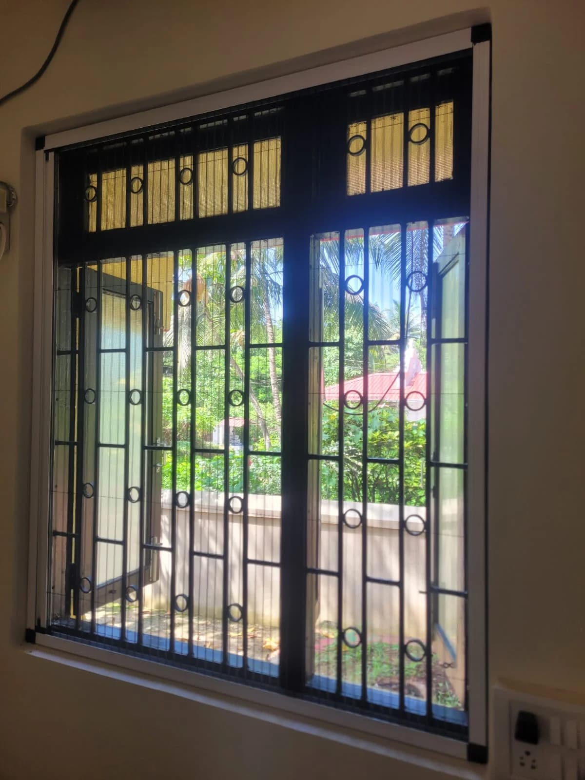 Pleated Insect Screen Mesh Installed on Window Frame