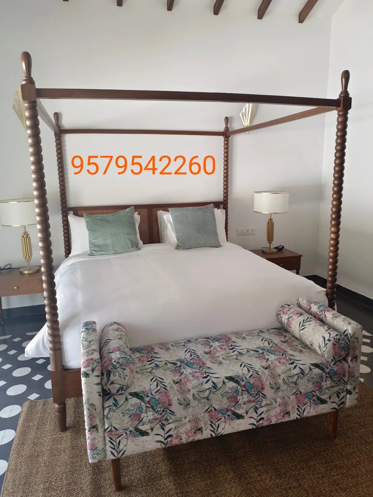 Four Poster Bed With Bench tailored for Corlim homes