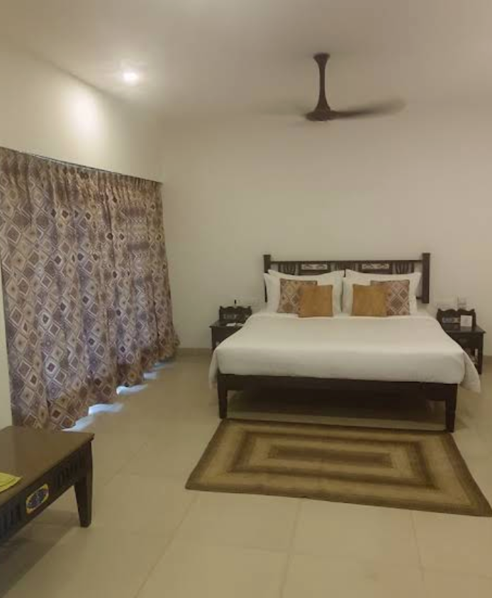 Classic Bedroom Decor Setup